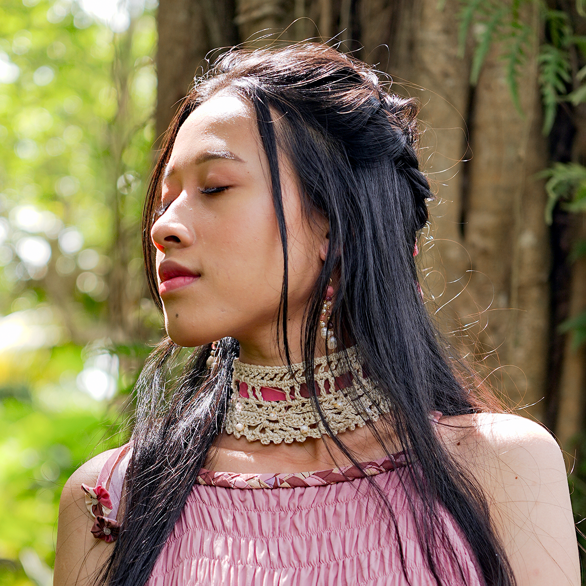 Kalung Choker Rajutan Manik-Manik Alami