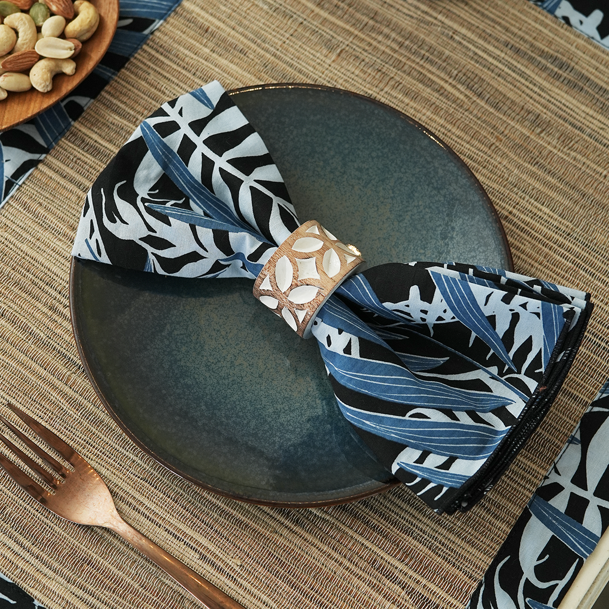 Palm Blue Black Napkins set of 4