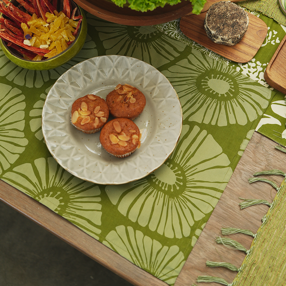 Retro Flowers Avocado Placemat