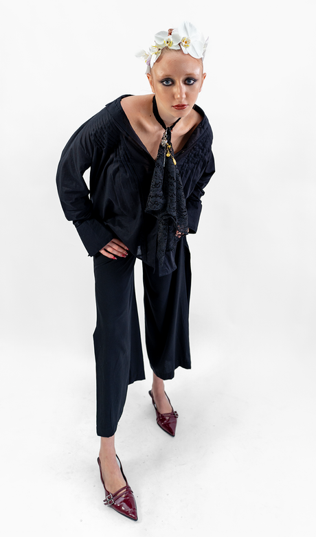 Ruff Italian Lace Hitam