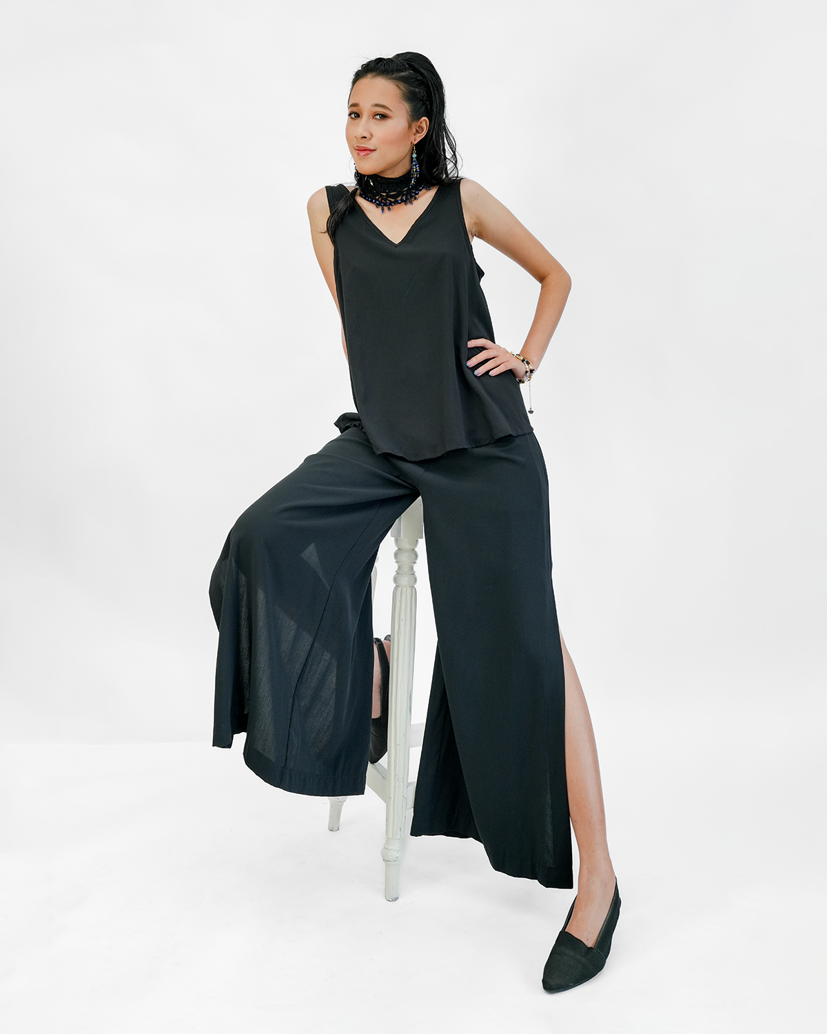 Kalung Choker Rajutan Manik-Manik Hitam