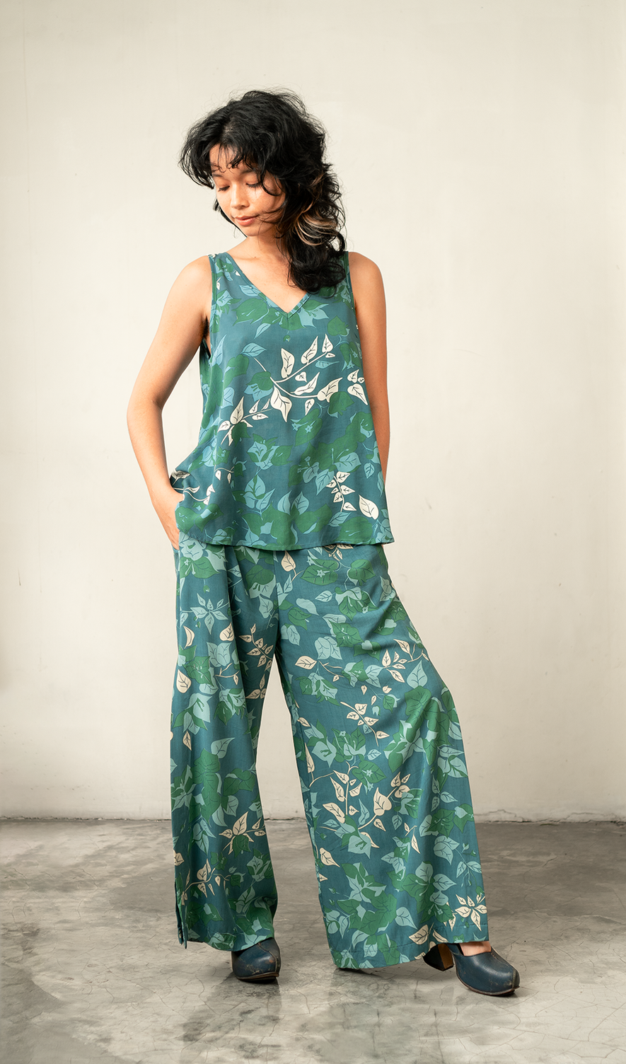 Celana Kaki Lebar Bougainvillea Moss, 3 Ukuran