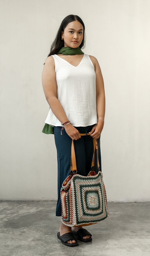 White Cotton Crinkle V Neck Swing Top, 2 Sizes