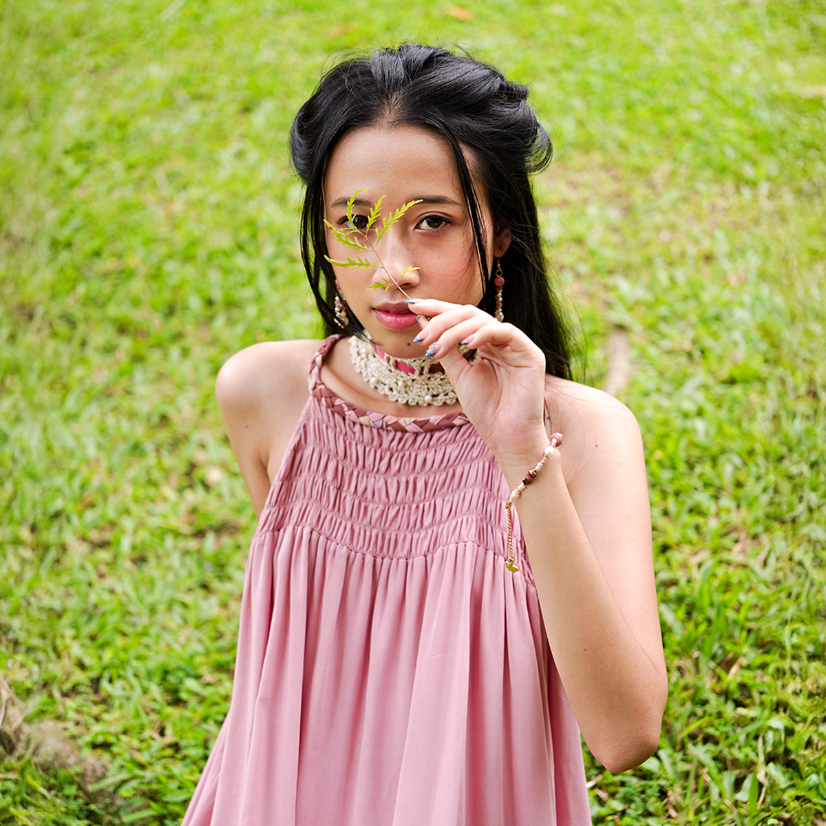 Kalung Choker Rajutan Manik-Manik Alami