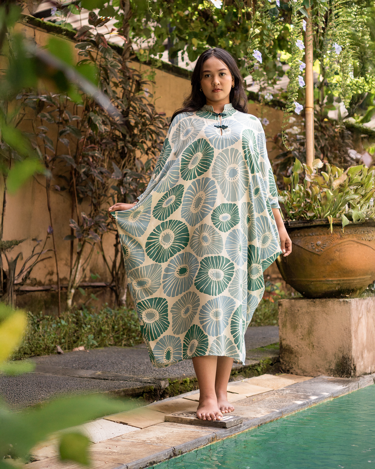 Retro Flowers Moss High Neck Kaftan, 1 Size
