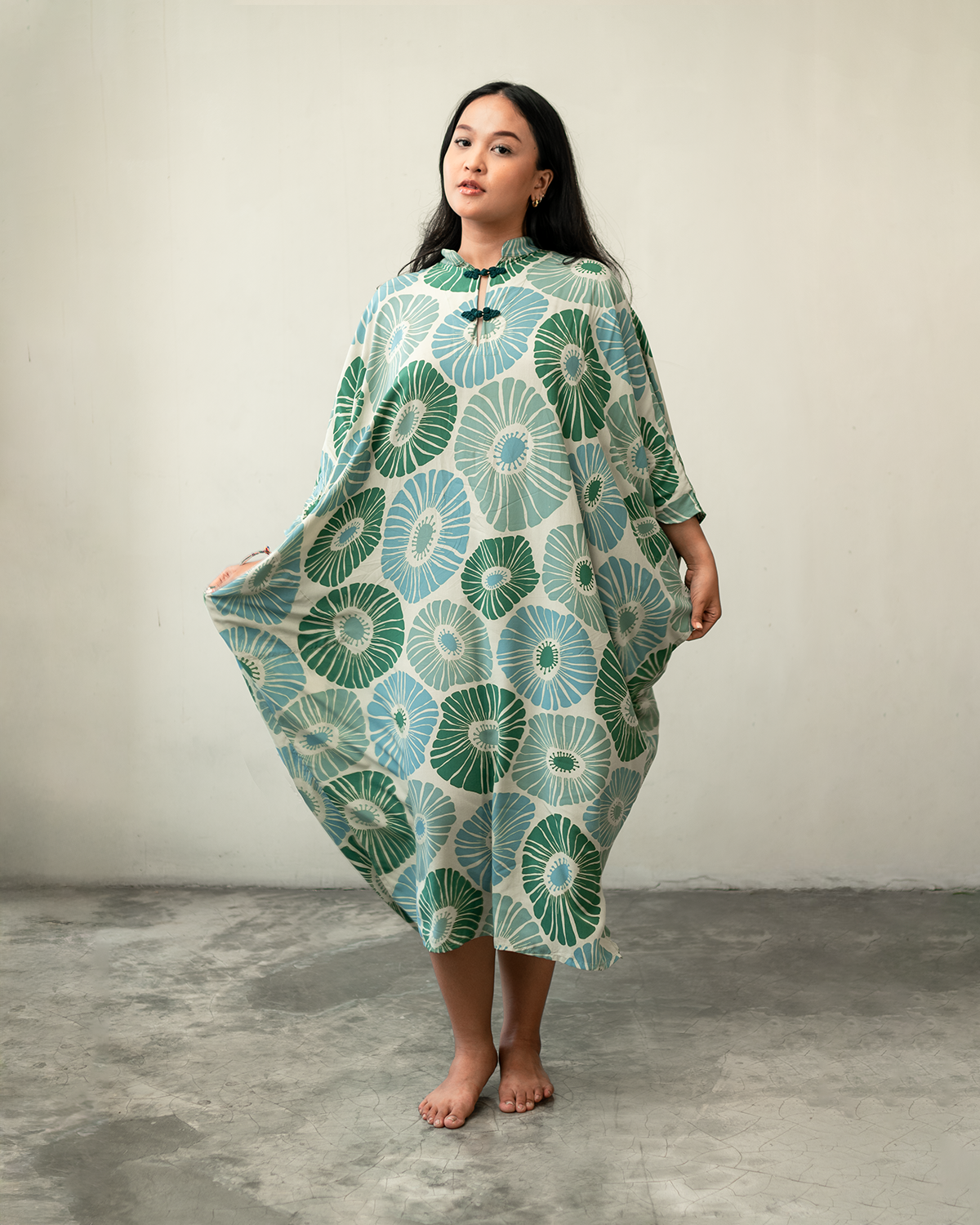 Retro Flowers Moss High Neck Kaftan, 1 Size