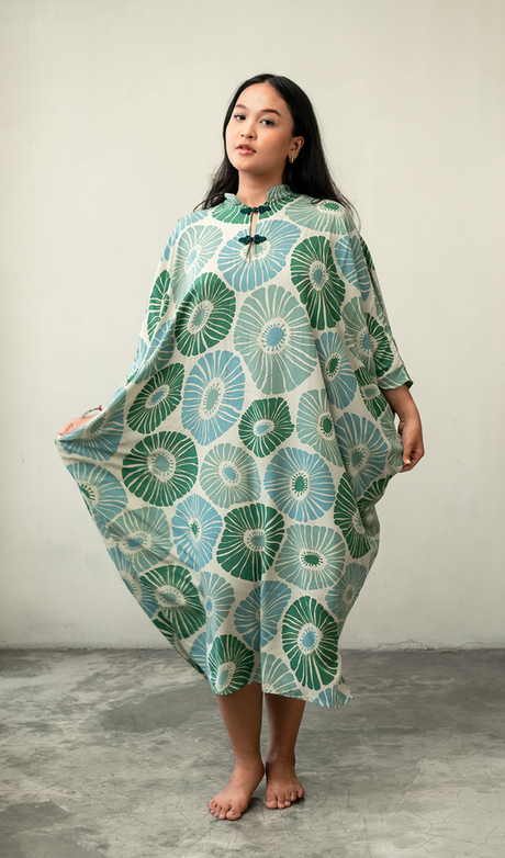 Kaftan Leher Tinggi Retro Bunga Lumut, 1 Ukuran