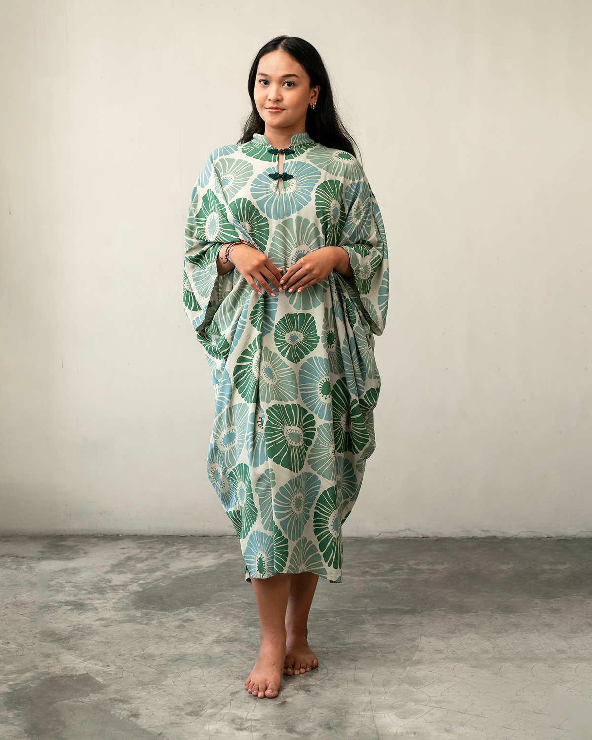 Retro Flowers Moss High Neck Kaftan, 1 Size