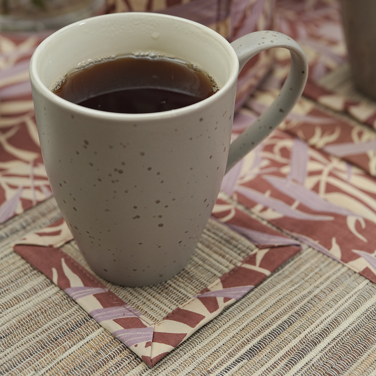 Tatakan Gelas Motif Bunga Teratai Palm Lavender Sienna, set isi 4
