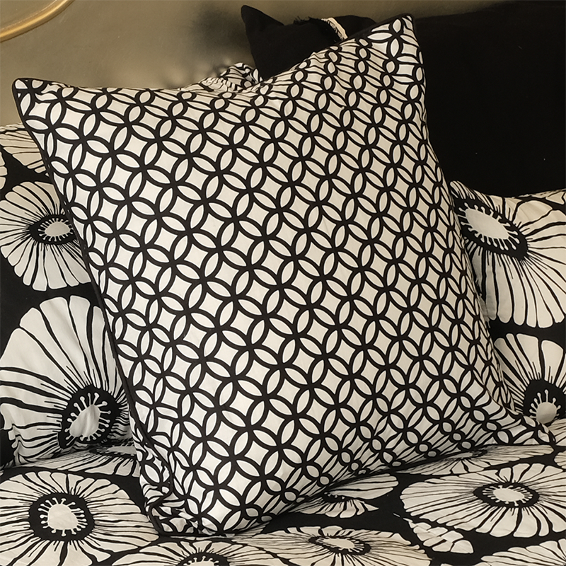 Cincin Hitam & Putih, Sarung Bantal, 50 cm - SALE HOMEWARES