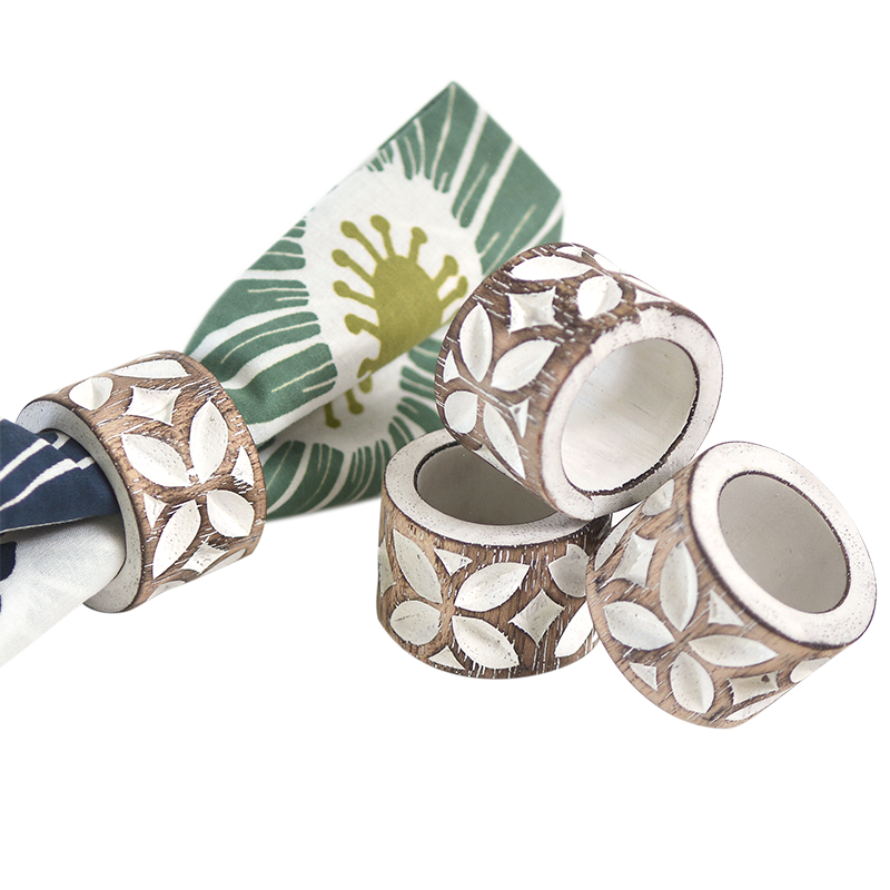 Carved Whitewash Napkin Ring set/4