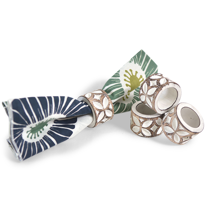 Carved Whitewash Napkin Ring set/4