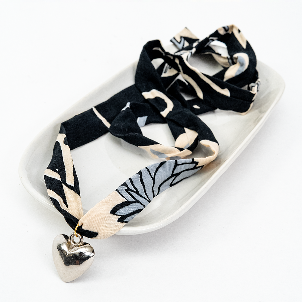 Onyx Heart Ribbon Choker