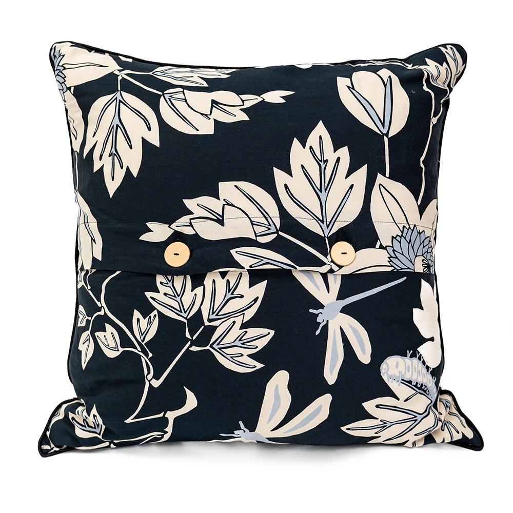 Big Passion Flower Onyx Organic Cushion Cover, 50 cm