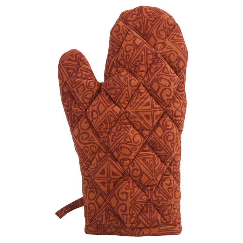 Toraja Spice Red Oven Mitt