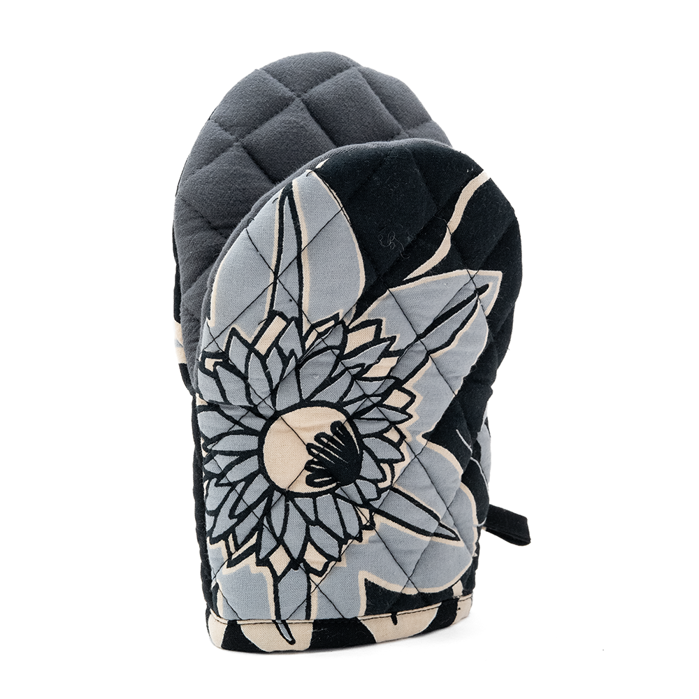 Passion Flower Onyx Short Oven Mitt