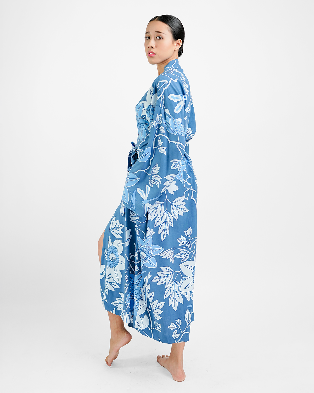 Big Passion Flower Blue Rayon Kimono Robe, 2 sizes