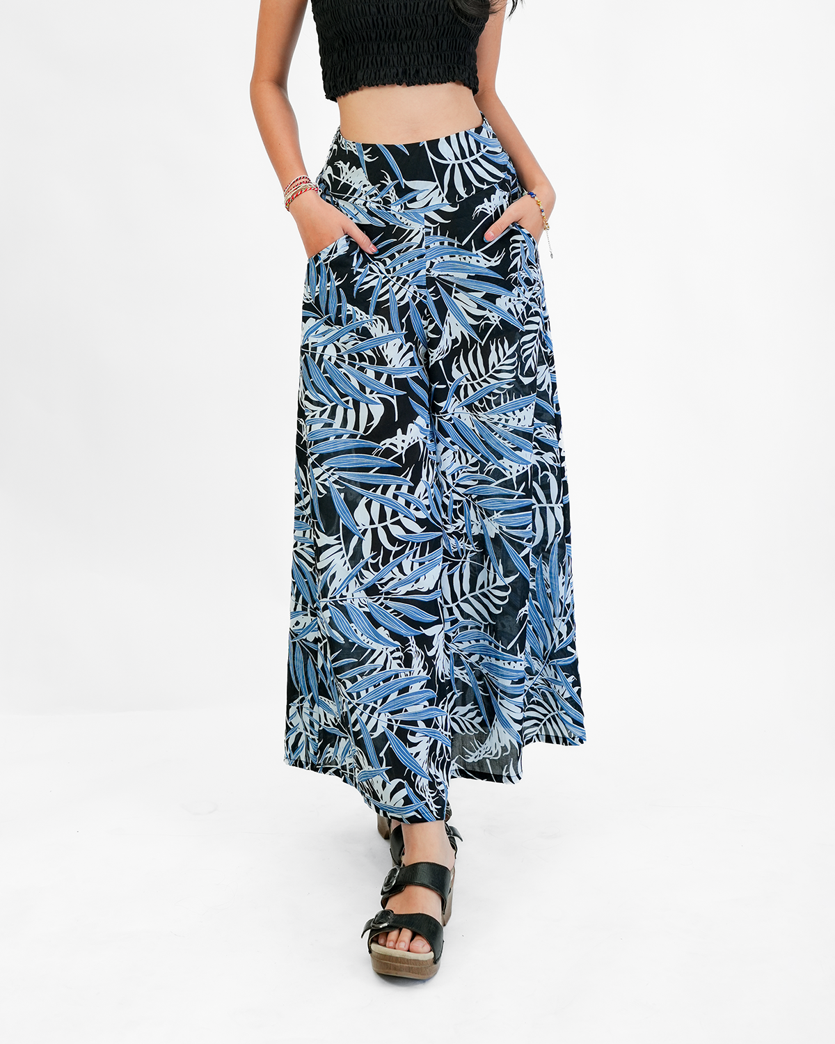 Celana Panjang Tencel Piazza Warna Biru Palm Hitam dengan Detail Kerut, 2 Ukuran