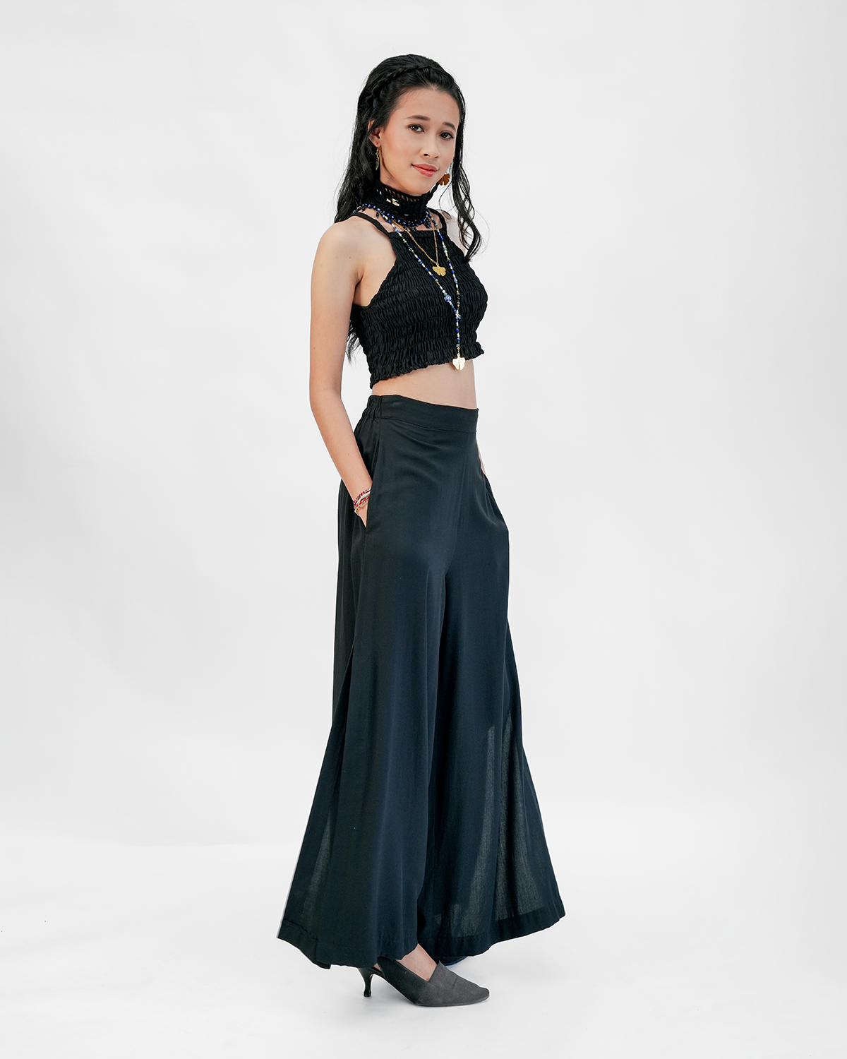 Crop Top Hitam dengan Detail Kerut, 2 Ukuran