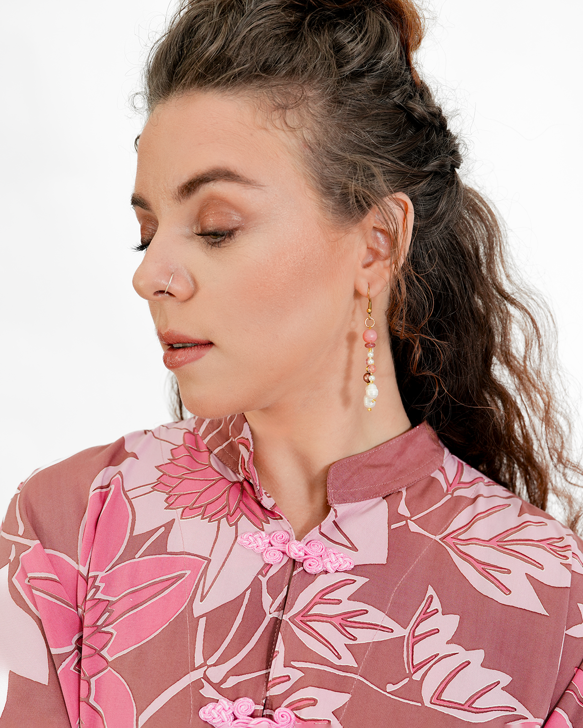 Kaftan Leher Tinggi Motif Bunga Markisa Sienna, 1 Ukuran