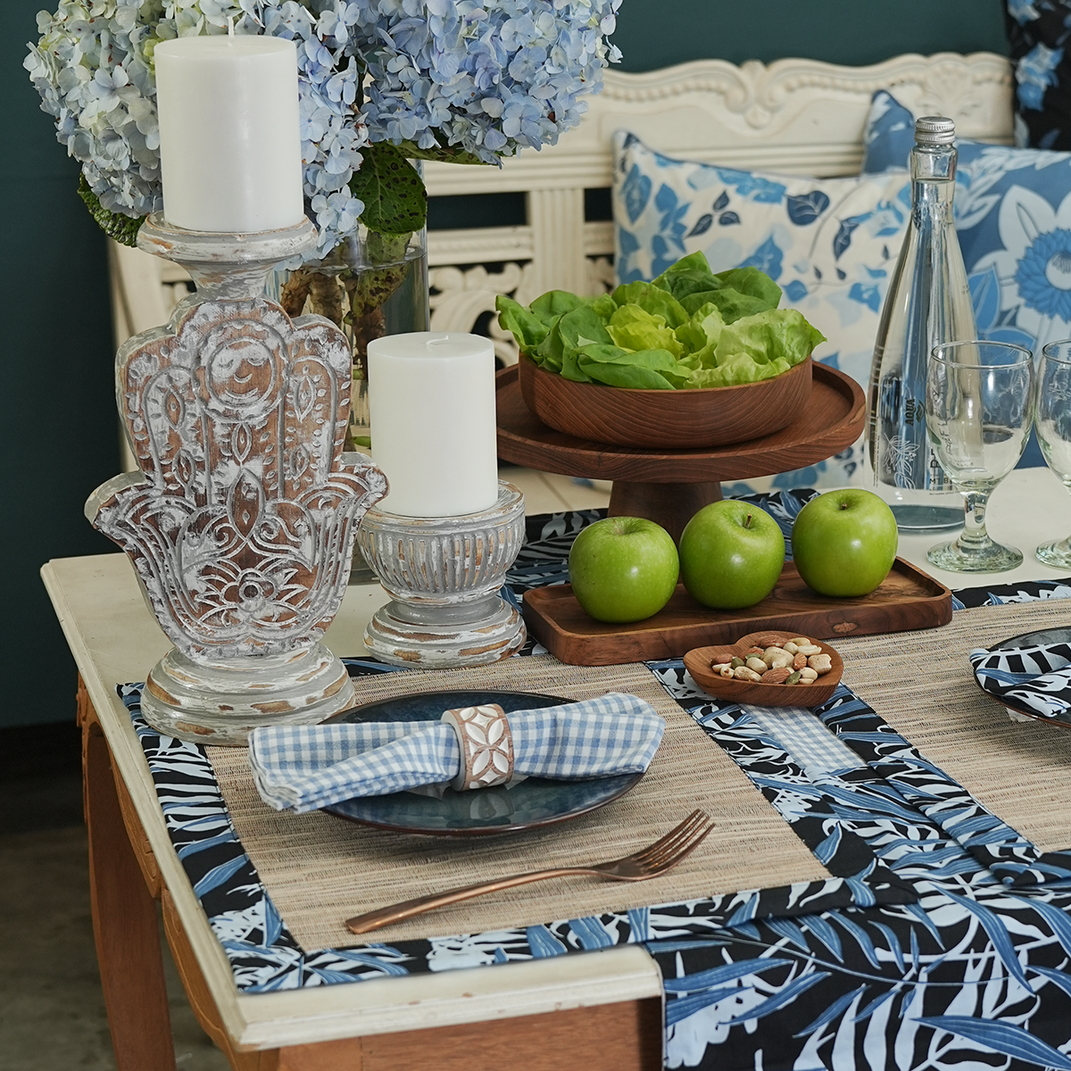 Taplak Meja Motif Teratai Biru Hitam, Set isi 4