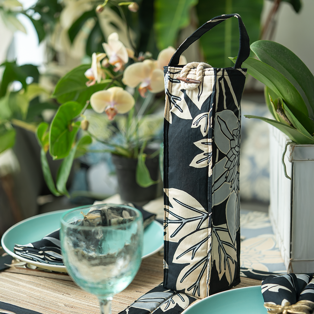 Big Passion Flower Onyx Organic Padded Wine Bag