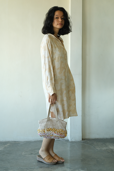 Blus Bunga Musim Semi Warna Beige - PAKAIAN OBRAL &amp; ANAK-ANAK