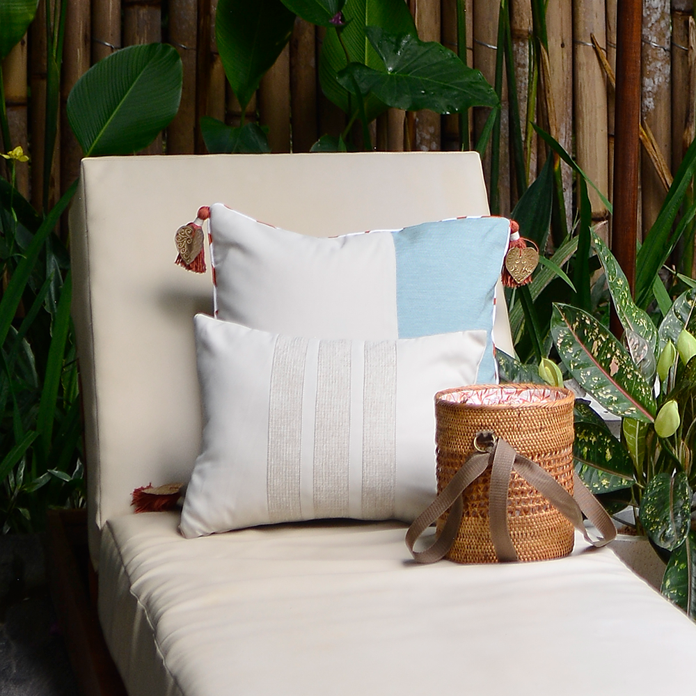Sarung Bantal Luar Ruangan Warna Krem, 30cm x 40cm