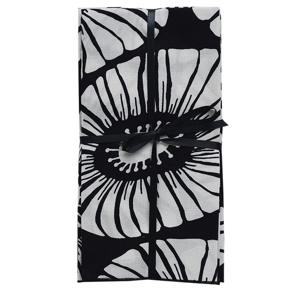 Black & White Retro Flower Napkins set of 4